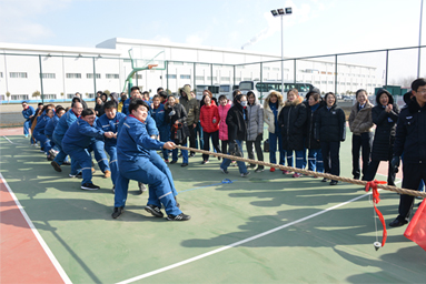 2018年3月8日，公司组织三八妇女节拔河比赛
